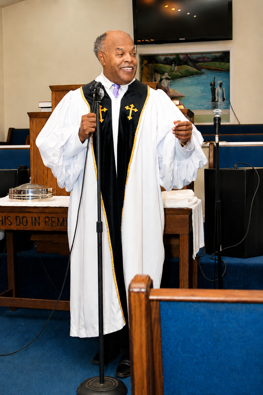 Reverend David Simmons addressing the congregation from the pulpit
